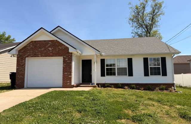 Nice 3 BR 2 Bath Available Now in Murfreesboro!