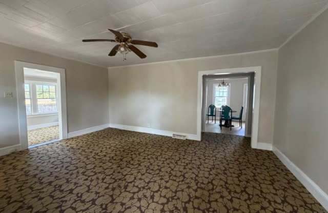 2 bedroom, 1 bath House available NOW