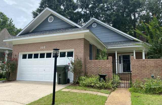 115 Woodcreek Dr