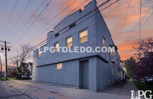 1734 Arlington Ave