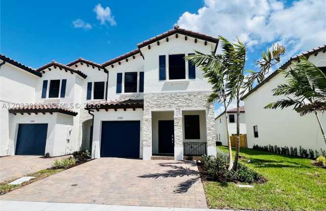 11925 SW 247th Ter