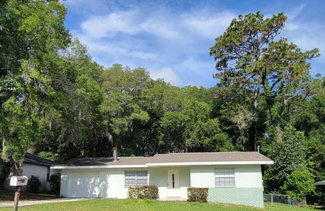 Gorgeous 3/2/1 Near Downtown Inverness!!!