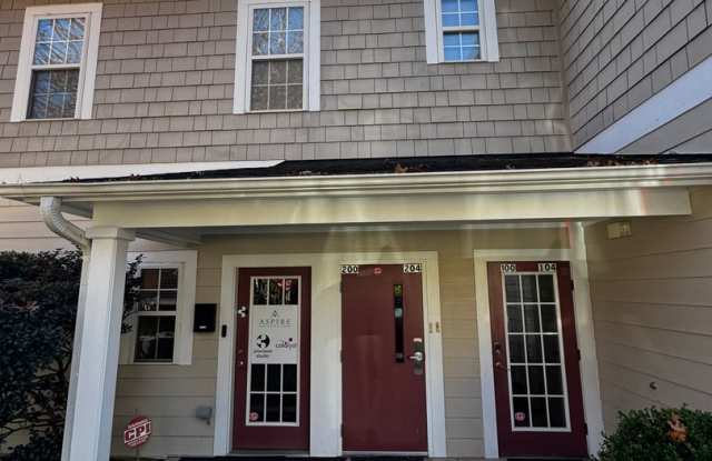 Available now! Spacious 2BR/2BA Apartment in Downtown Raleigh