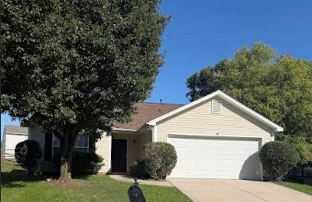 3 BR/2BA | Newly Renovated Single Family Home | Fenced backyard| Community pool!
