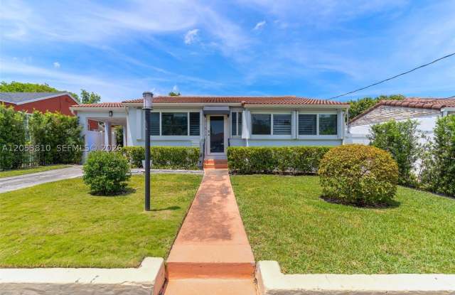 3151 NW Flagler Ter