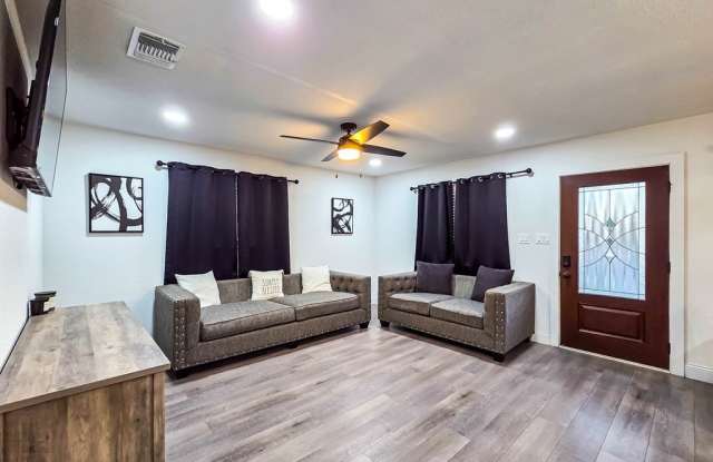 1442 El Indio Highway