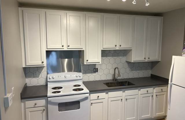 Photo of 111 E 10th Street