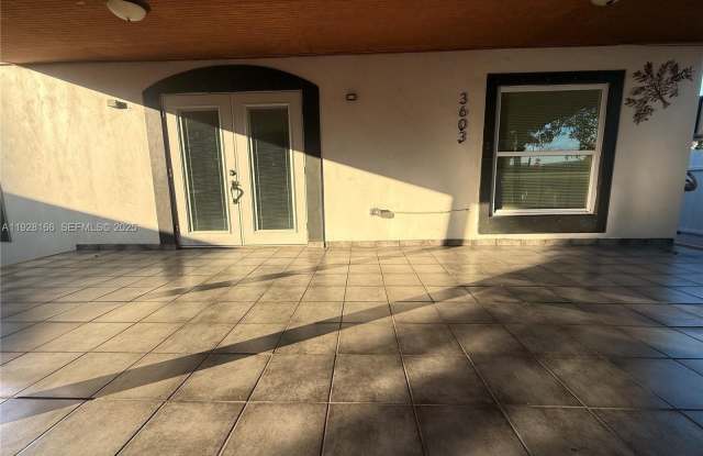 Photo of 3603 NW 98th St