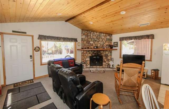 42679 La Placida Avenue