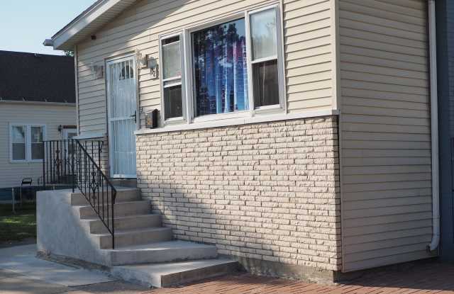 Photo of 32 156th St