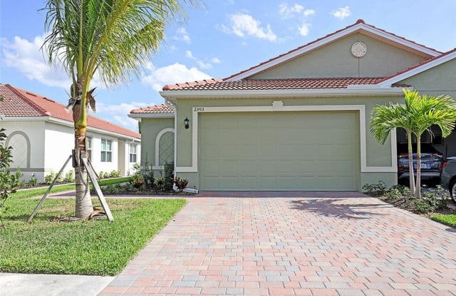 2993 Royal Gardens Avenue - 2993 Royal Gardens Ave, Fort Myers, FL 33916