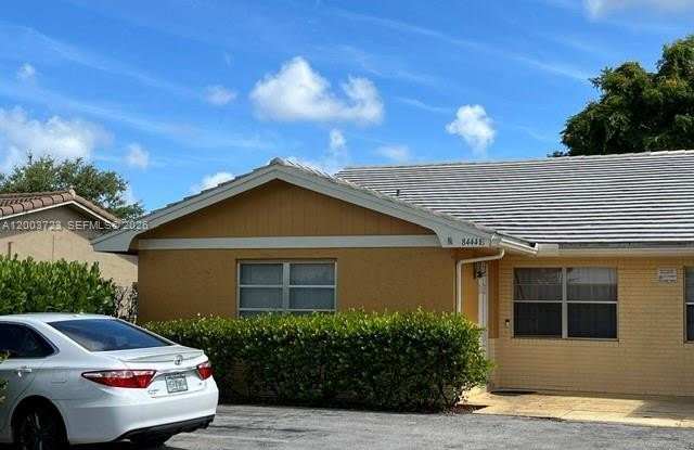 8444 NW 23rd Mnr