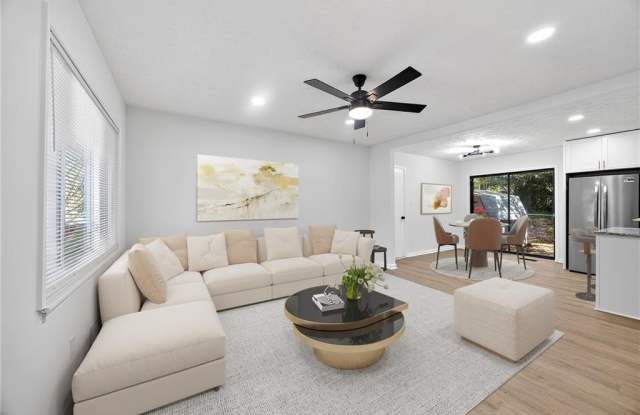 1517 Colony E Circle