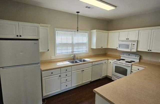 3-Bedroom Home in the Heart of Cookeville – Available Now!