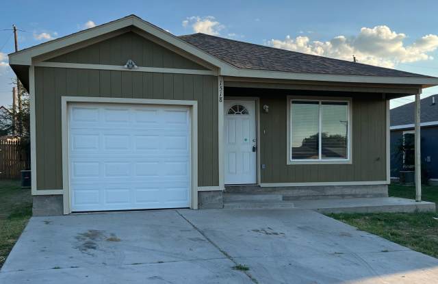 Photo of 3bed 2bath 1car garage
