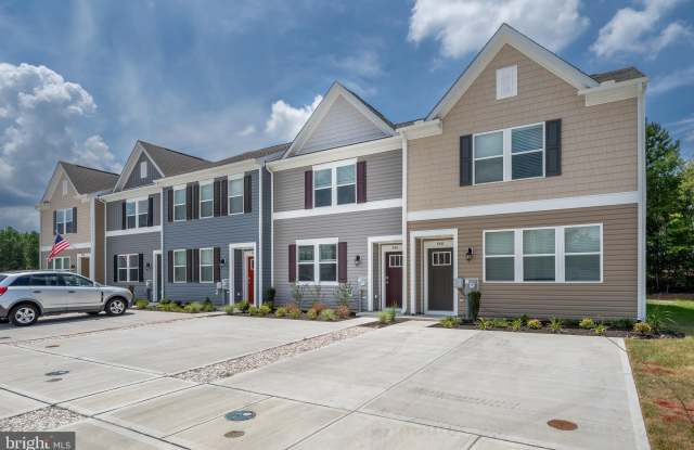 Photo of 846 DERWENT LN