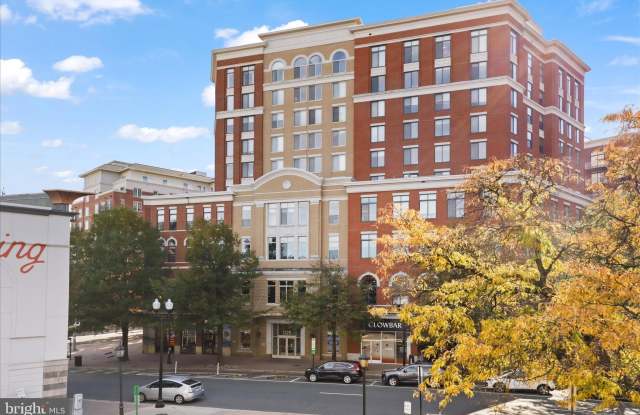 1220 N FILLMORE Street unit: 909