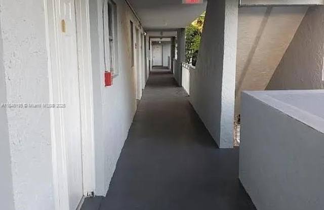 9355 Fontainebleau Blvd