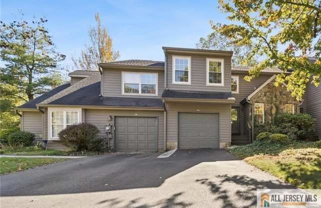 10 Brookline Court