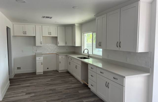 Photo of Remodeled 4 Bed/2 Bath in great ASU neighborhood