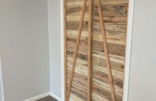 1115 West Ashland Street