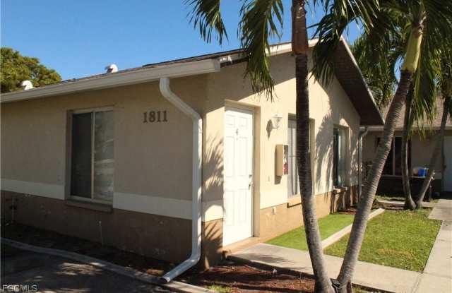 1811 SE 15th Place unit: 4