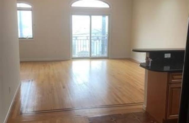 392 LIBERTY AVE