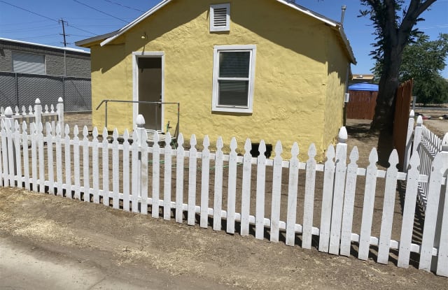 519 1/2 E 5th St - 519 1/2 E 5th St, Hanford, CA 93230