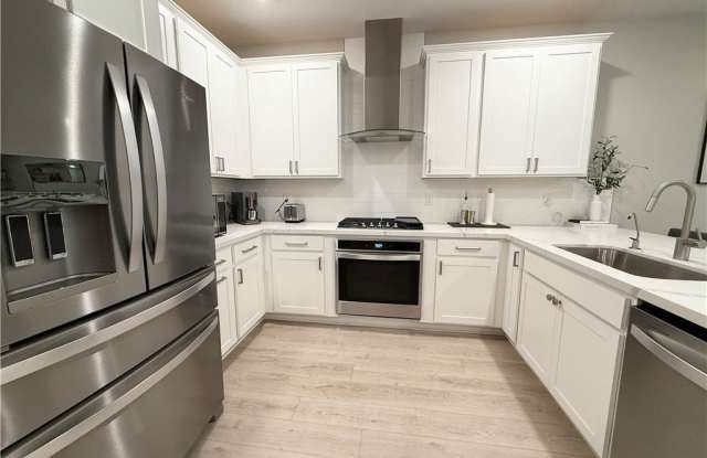 511 Fairview Hills Street