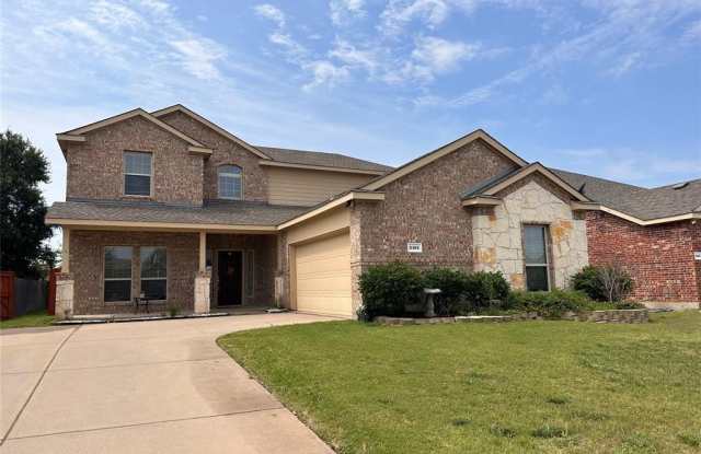 2101 Hickory Trail