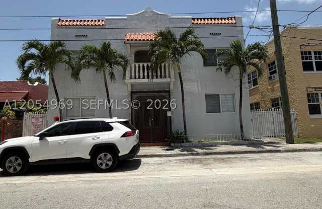 412 SW 10th Ave