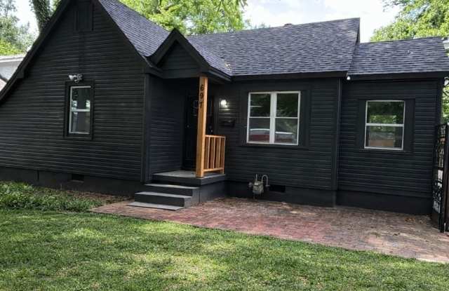 697 North Holmes Street