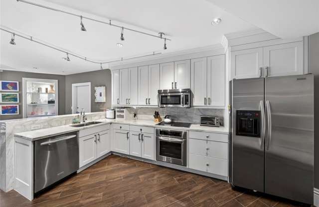 455 E Palmetto Park Rd