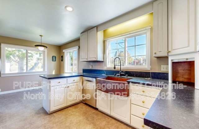 Photo of 1827 Creekside Rd