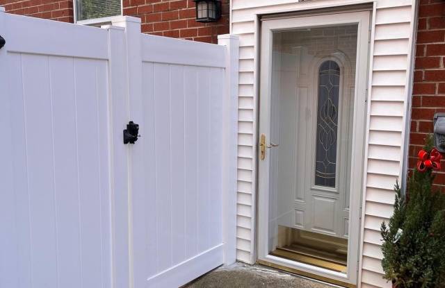 9245 OLD NEWTOWN RD.