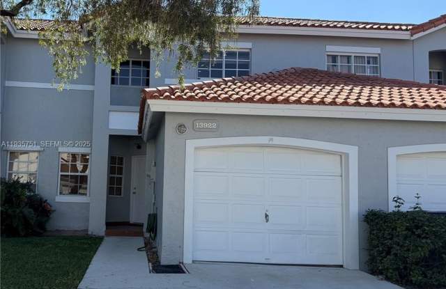 Photo of 13922 SW 102nd Ln