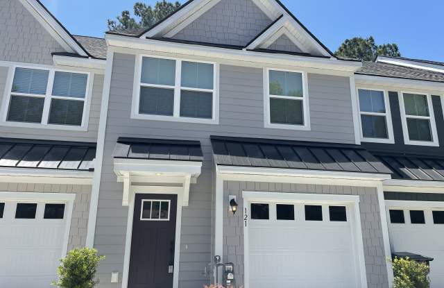 121 Grand Palm Ln