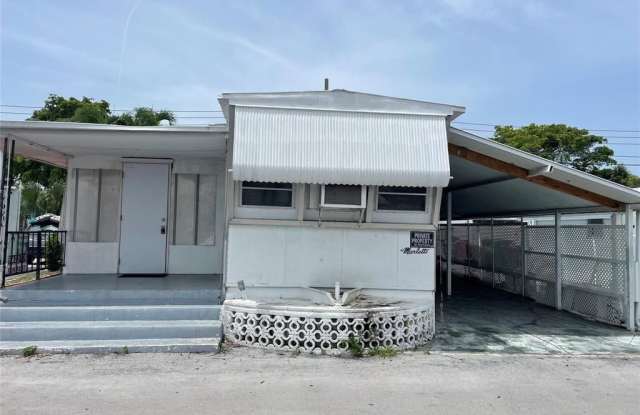820 SW 1st Pl