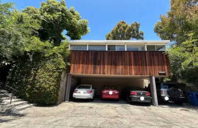 Photo of 10567 National Blvd. Apts.