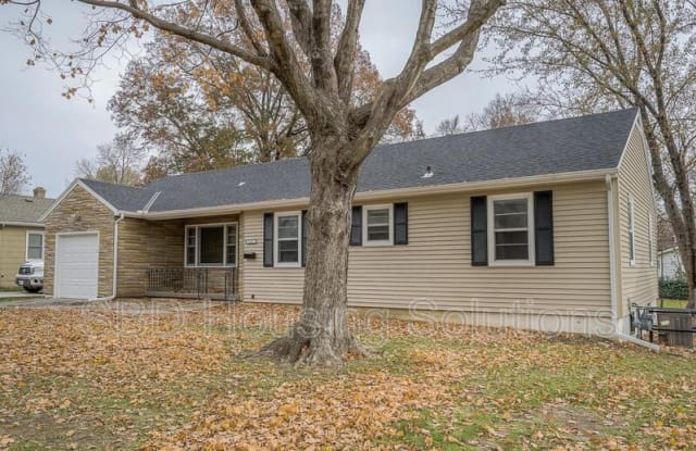 1527 S Cedar Ave - 1527 South Cedar Avenue, Independence, MO 64052