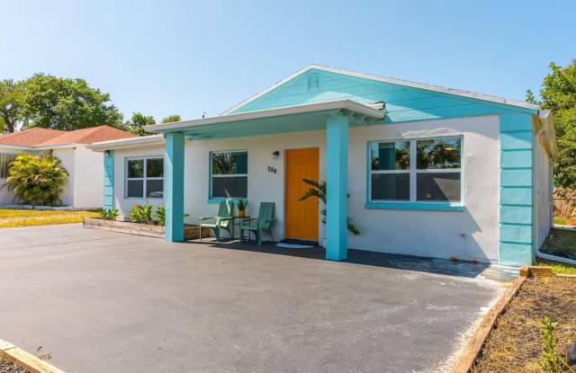 138 E 22ND Court