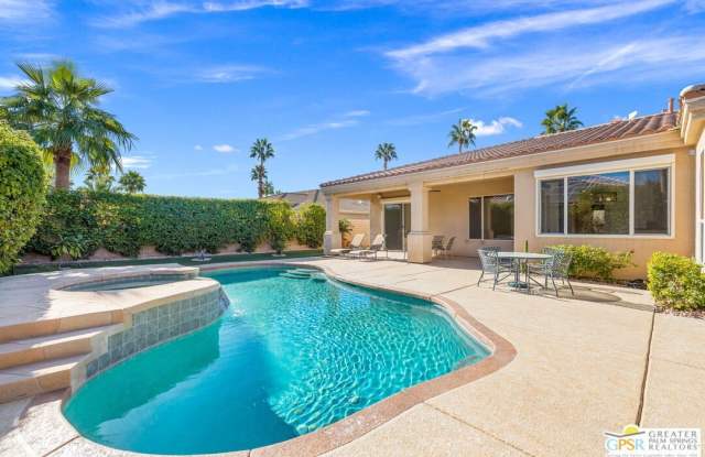 Photo of 4 Hillcrest Dr