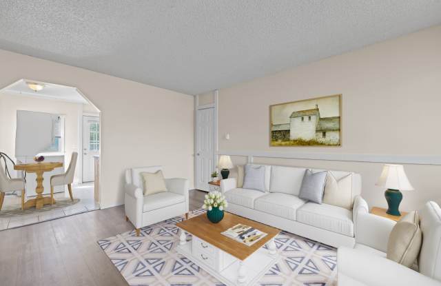 2812 W 66th Place