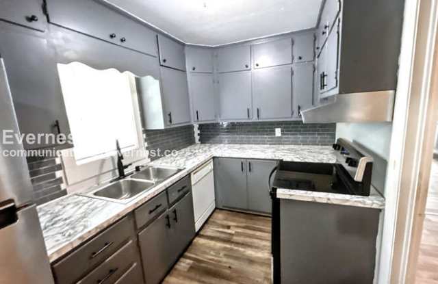 913 Meadowbrook Drive