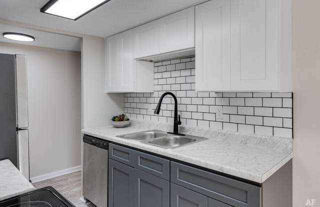 Emerald Square Villas