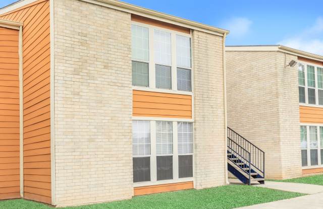 Photo of Hilltop Oaks Apartments