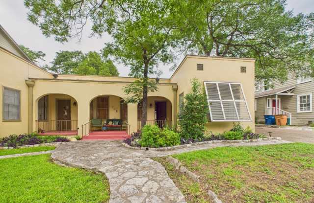 Photo of 808 E 30th St Apt B