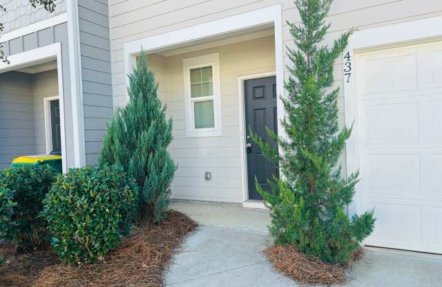 ***MOVE IN SPECIAL -$500 OF FIRST 2 MONTHS RENT WITH A JANUARY 31ST OR SOONER MOVE IN DATE***Welcome home! Beautiful 2 bedroom, 2.5 bathroom townhome located in Cartersville! Must see!