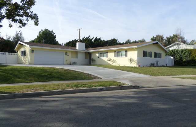 Beautiful single family home in desirable neighborhood!