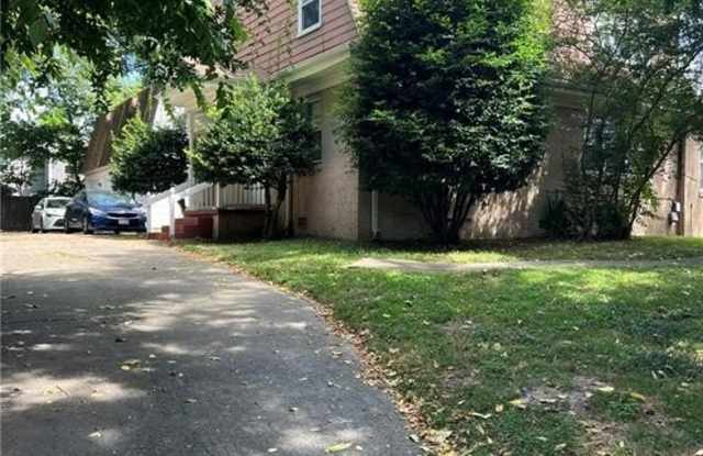 210 Pennsylvania Avenue